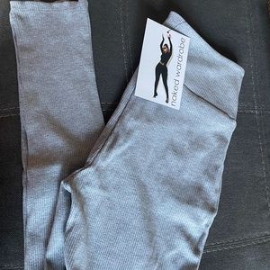 Naked Wardrobe - Snatched Down Leggings - in Heather Grey